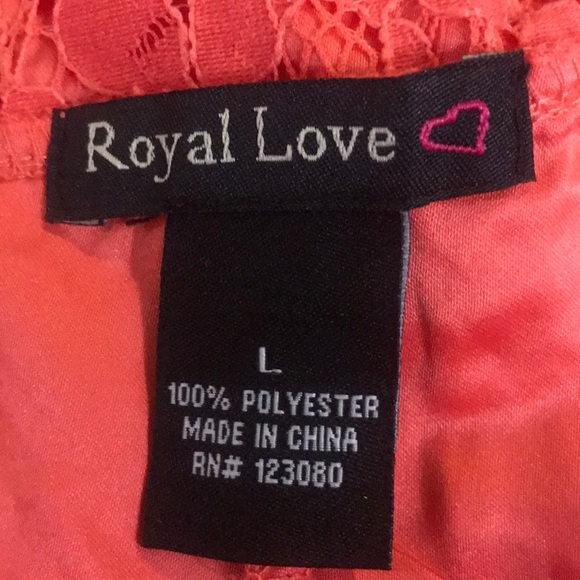 Chino style shorts with lace overlay. - Picture 4 of 4